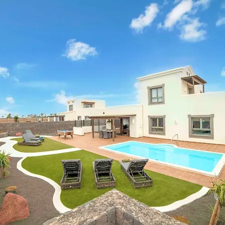 Villa Superb Casa Herlanda 3 Bedrooms Pool Table