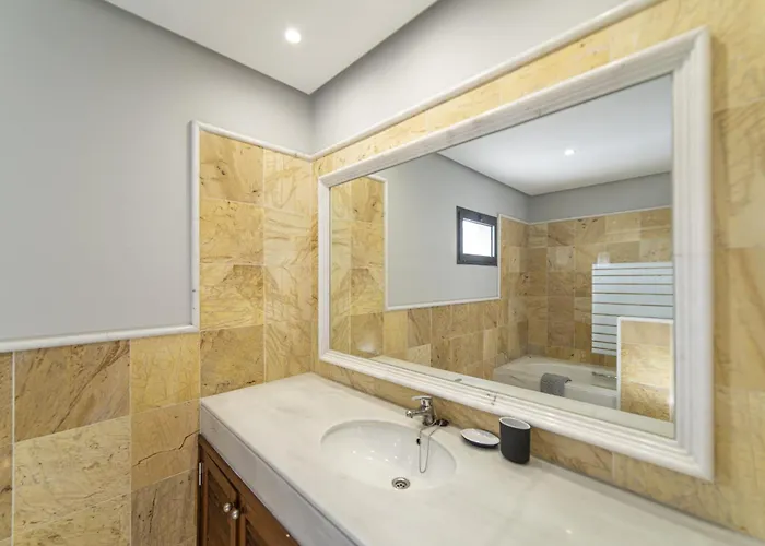 Superb Casa Herlanda 3 Bedrooms Pool Table Villa