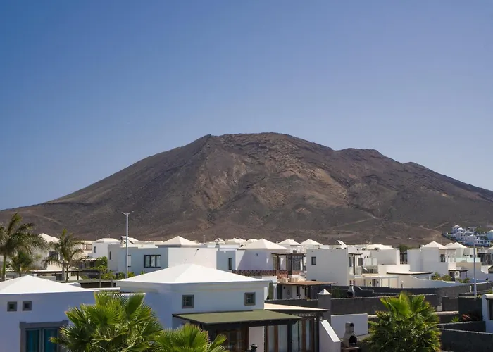 Superb Casa Herlanda 3 Bedrooms Pool Table Villa