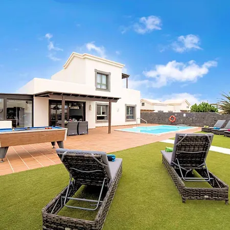 فيلة Superb Casa Herlanda 3 Bedrooms Pool Table بلايا بلانكا